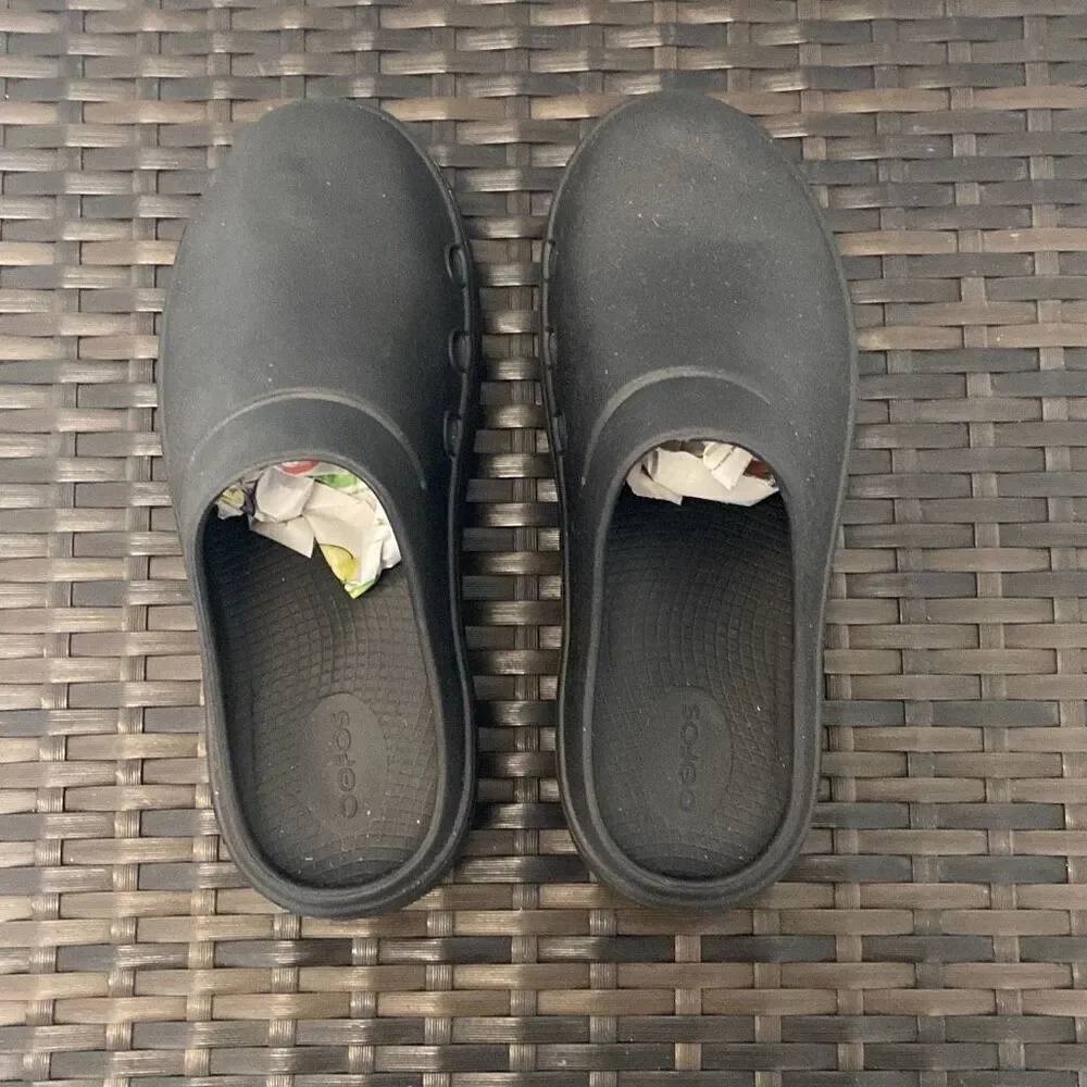 Oofos clogs shoes, women’s size 8